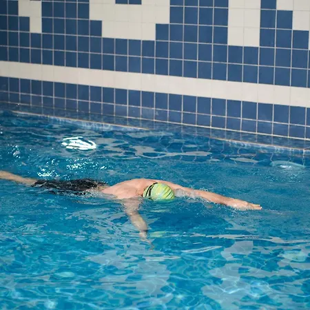 Askoroz מלון איזמיט