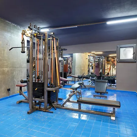 Askoroz מלון איזמיט