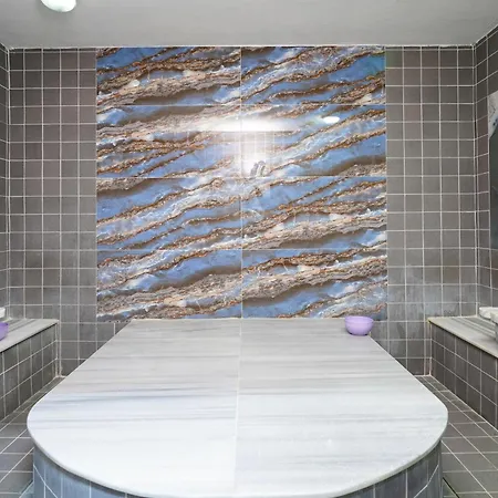 Askoroz Hotel *