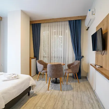 Askoroz מלון איזמיט